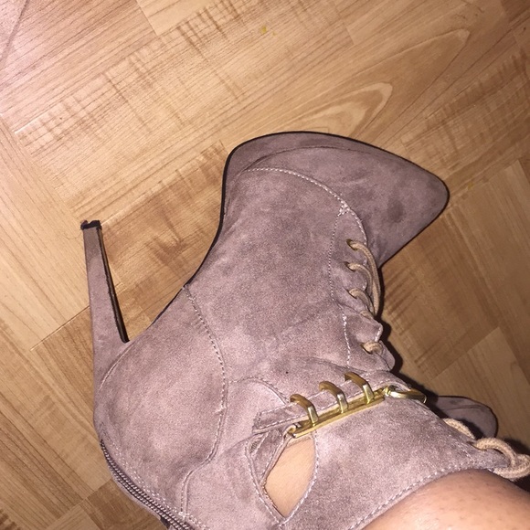 Express heels 😍 - Picture 3 of 4